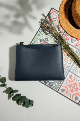 clutch bag